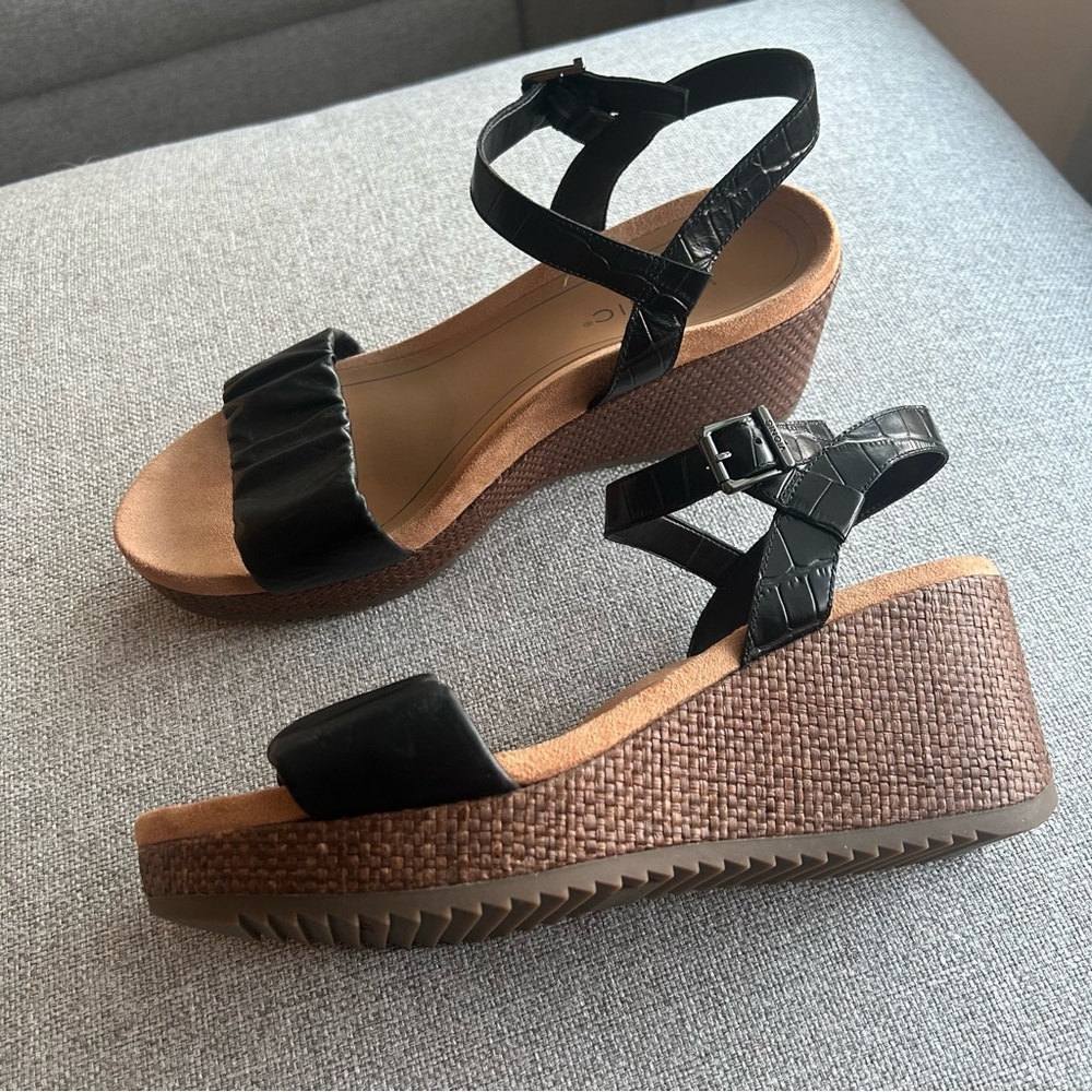 Black Vionic Wedge Sandals